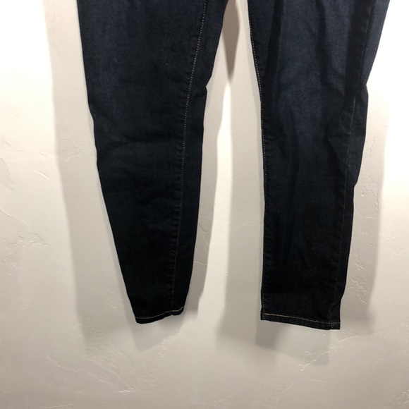 Levi’s Totally Shaping Pull On Skinny jeans size 12 - Picture 3 of 11